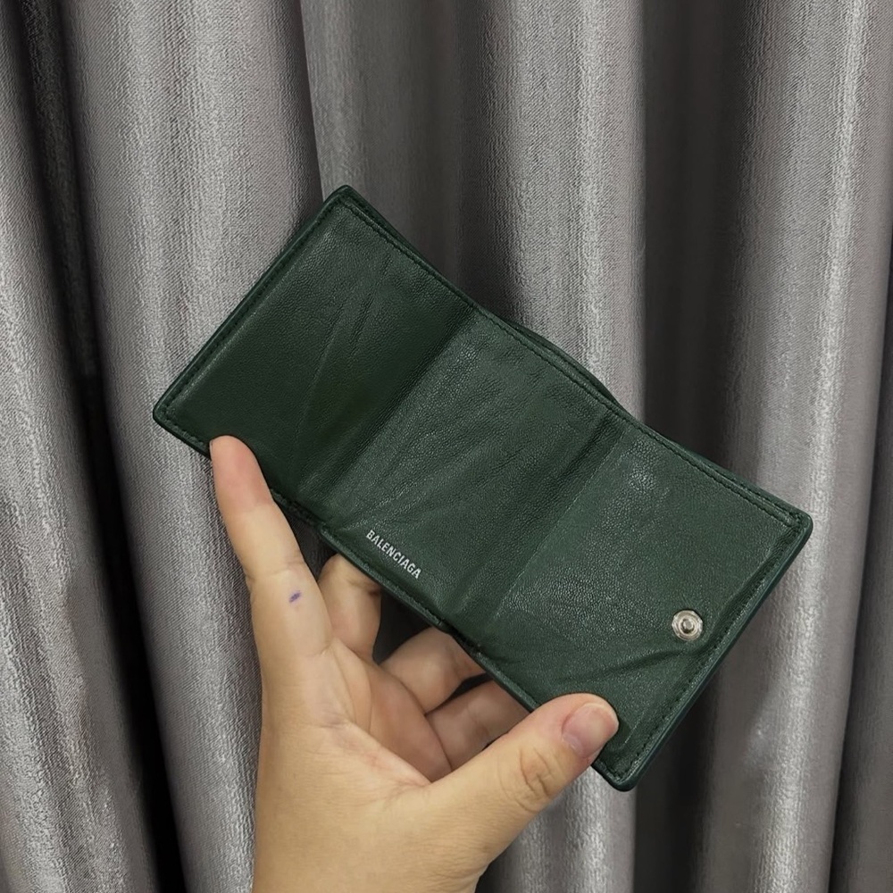 BALENCIAGA 3 Fold Wallet Leather GRN Solid Color Women - Picture 4 of 7